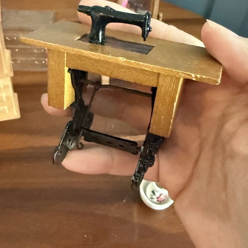 Vintage Dollhouse Miniature Furniture Lot Piano Music Box Sewing‎ Machine Mirror